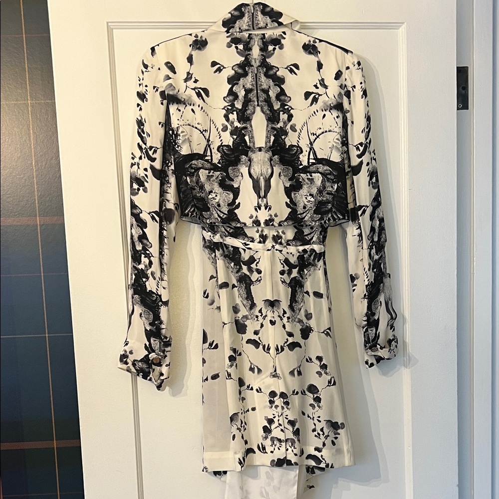 Haute Hippie Monochrome Floral Dress - Picture 5 of 5